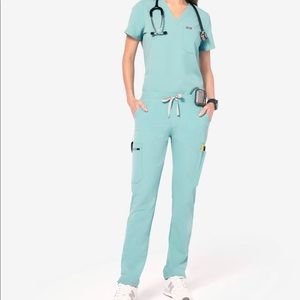 Sea Glass XL Figs Scrub Set